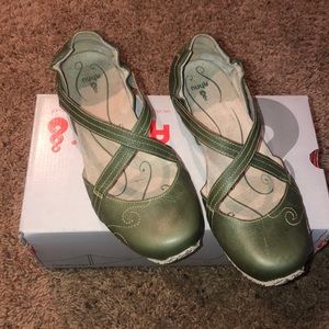 Ahnu Karma Sea Spray women’s shoes size 8